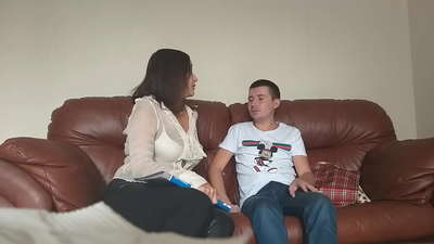 పిరికి విద్యార్థి తృప్తి చెందని టీచర్ (మిల్ఫ్ అలీనా తుమనోవా)